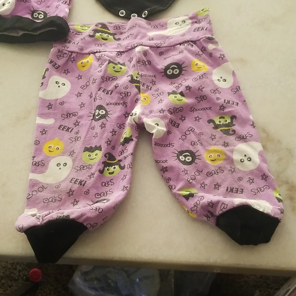 Halloween Outfit - Picture 4 of 4